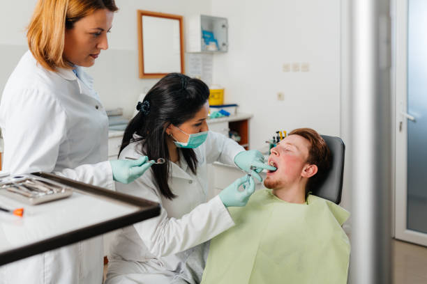 Best Emergency Treatment for Toothache in Lliams Bay, WI